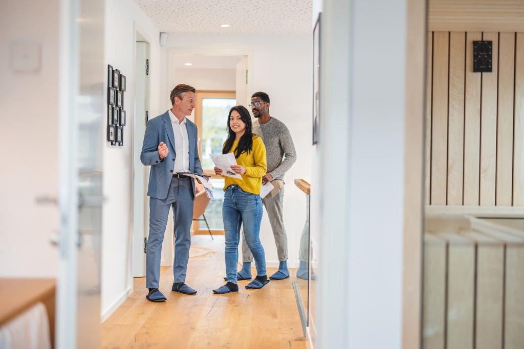 Why Now Is the Time to Become a Real Estate Agent